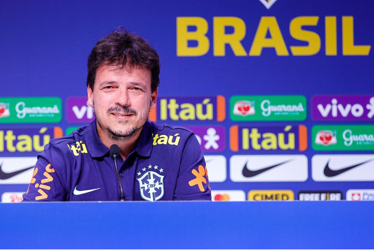 O técnico da Seleção Brasileira Fernando Diniz irá anunciar sua primeira convocação