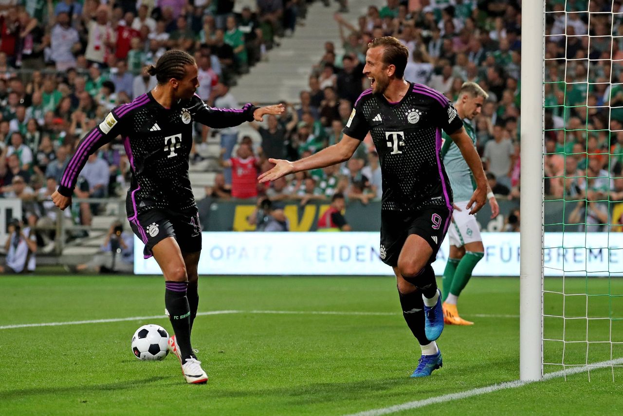 Sané e Kane comemoram gol do Bayern de Munique