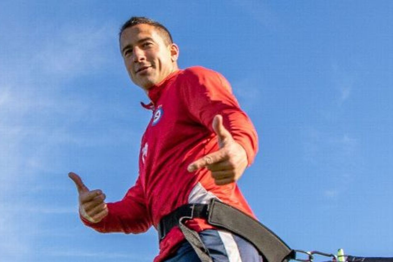 Luciano Sánchez, que passou por operação após choque com Marcelo, em treinamento pelo Argentino Juniors