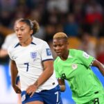 Lauren James em campo em Inglaterra e Nigéria pela Copa do Mundo Feminina
