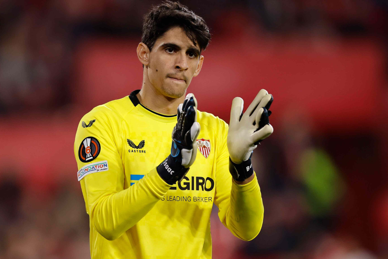 Bono assinou contrato com o Al-Hilal até 2026 (Foto: Sevilla/Divulgação)