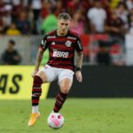 Varela em campo pelo Flamengo