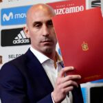 Beijo forçado em Jenni Hermoso: Luis Rubiales suspenso provisoriamente pela Fifa (comunicado)