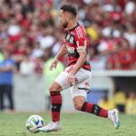 Everton Ribeiro atuando pelo Flamengo