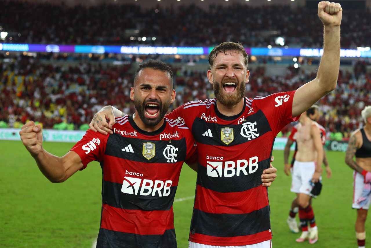 Flamengo comemora vaga na final da Copa do Brasil após vencer o Grêmio no Maracanã
