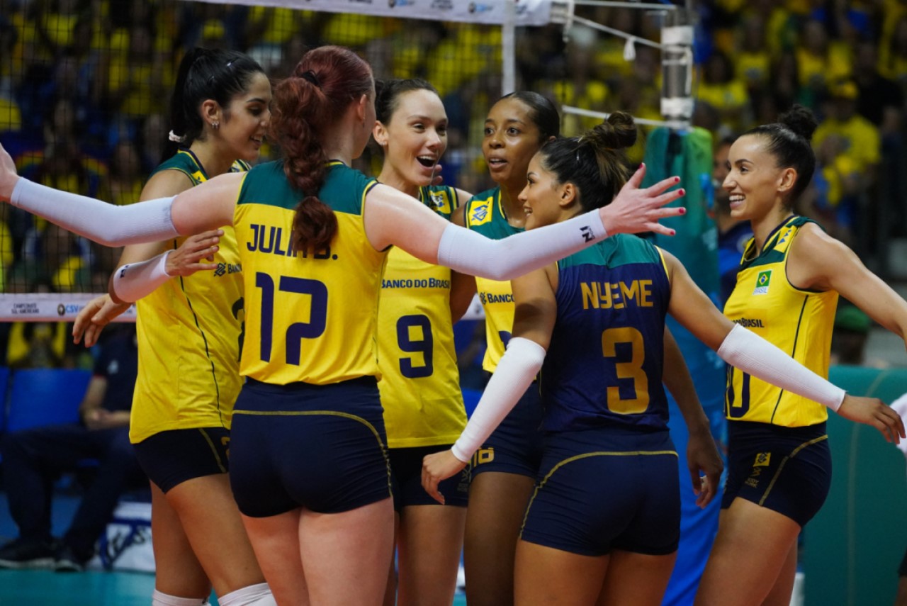 Brasil estreia com vitória no Sul-Americano de Vôlei Feminino, no Recife