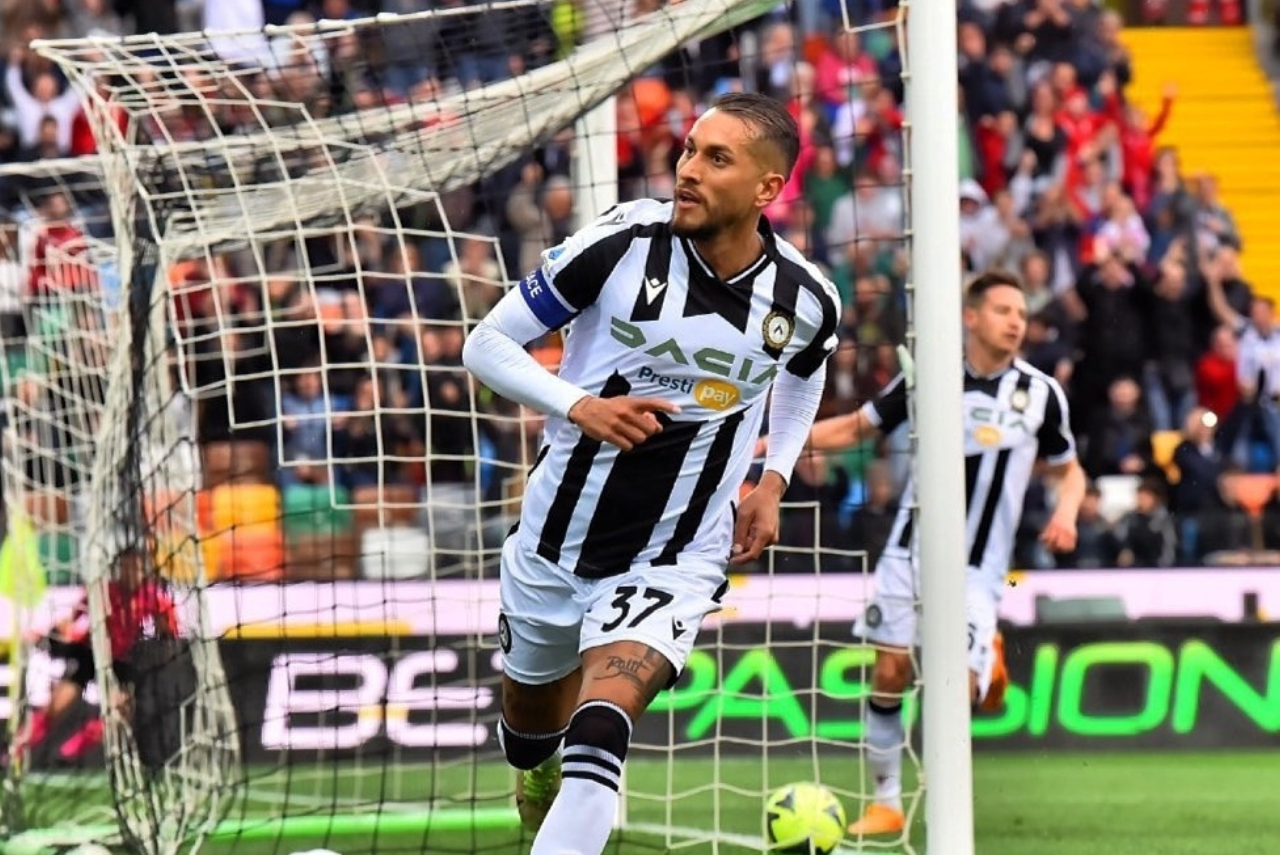 Santos deve dar última cartada pelo meio-campista Roberto Pereyra (Foto: Udinese/Instagram)