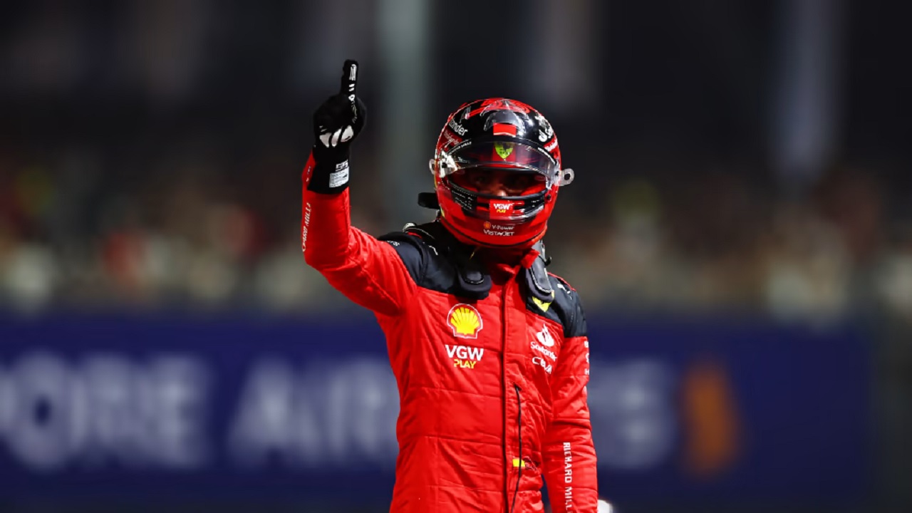Carlos Sainz, da Ferrari, conquista pole position do Grande Prêmio de Singapura