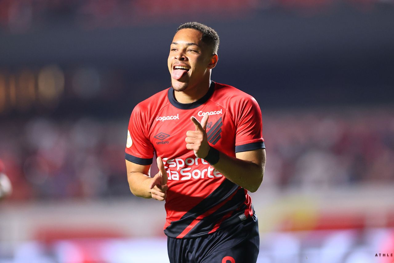 Vitor Roque, Athletico