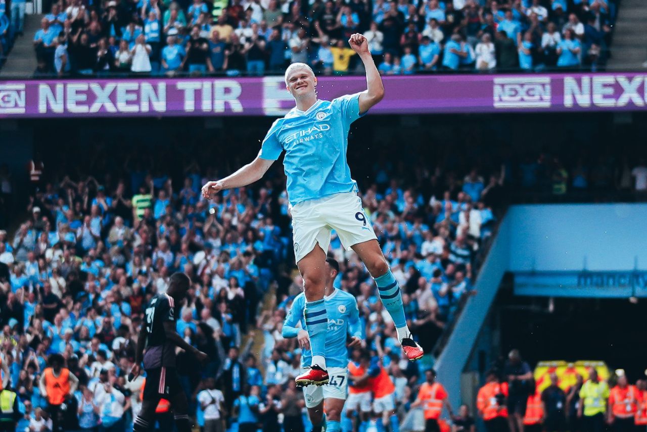 Haaland marca hat trick pelo City na Premier League