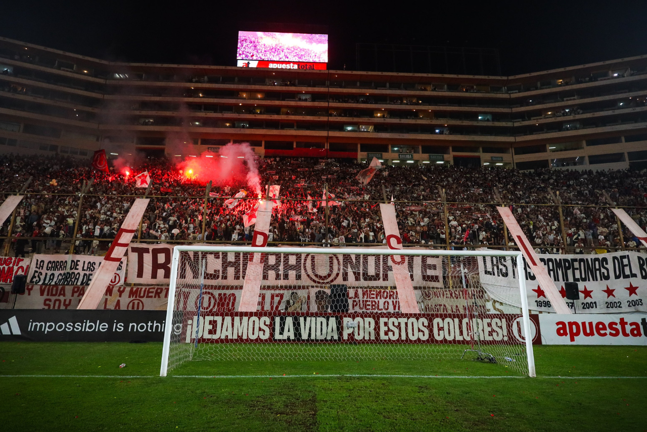 Público da final do Peruano Feminino 2023, no Estádio Monumental, quebrou recorde (Foto: Universitario/Twitter)