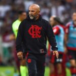 Treinador do Flamengo é punido e multado
