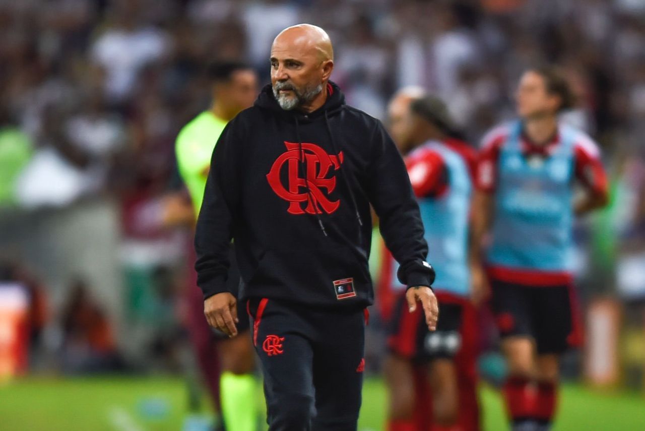 Treinador do Flamengo é punido e multado
