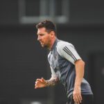 Messi durante treinamento nesta terça-feira (26)