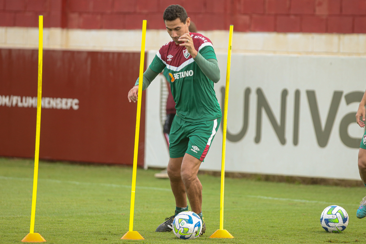 Lesão no joelho esquerdo vai deixar Ganso fora da partida deste domingo (3) (Foto: Fluminense/Divulgação)