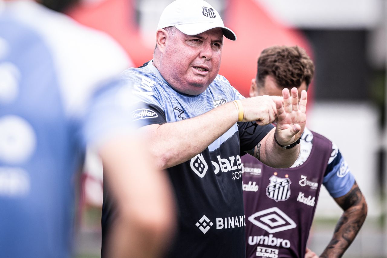 Marcelo Fernandes em treino do Santos