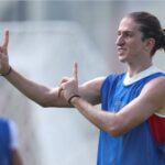 Filipe Luís durante treino do Flamengo