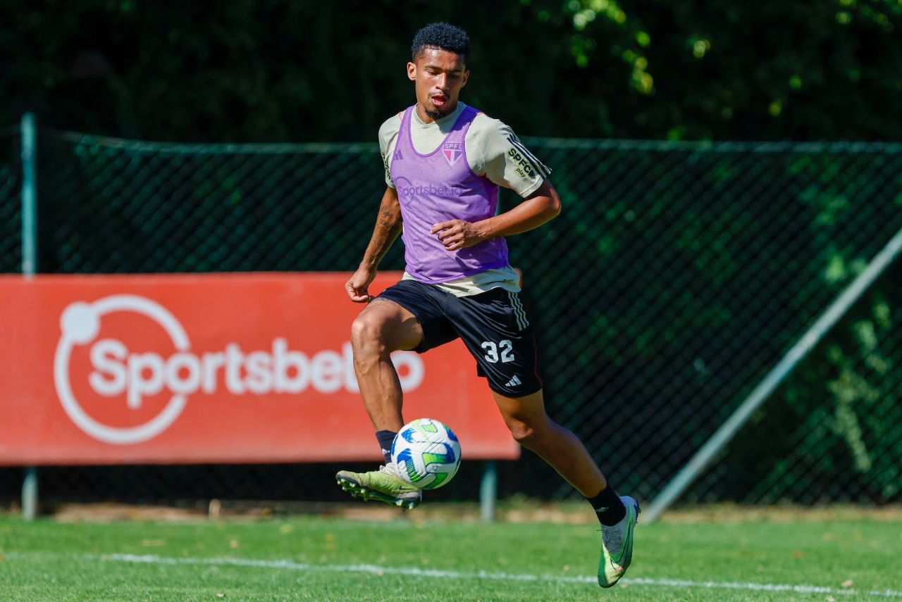 Marcos Paulo no treino do São Paulo