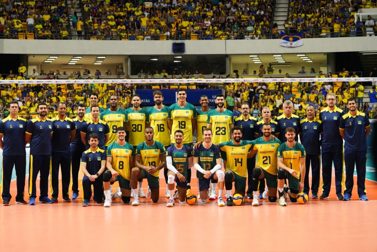 Seleção masculina de vôlei antes do Pan