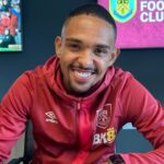 Brasileiro renova com o Burnley