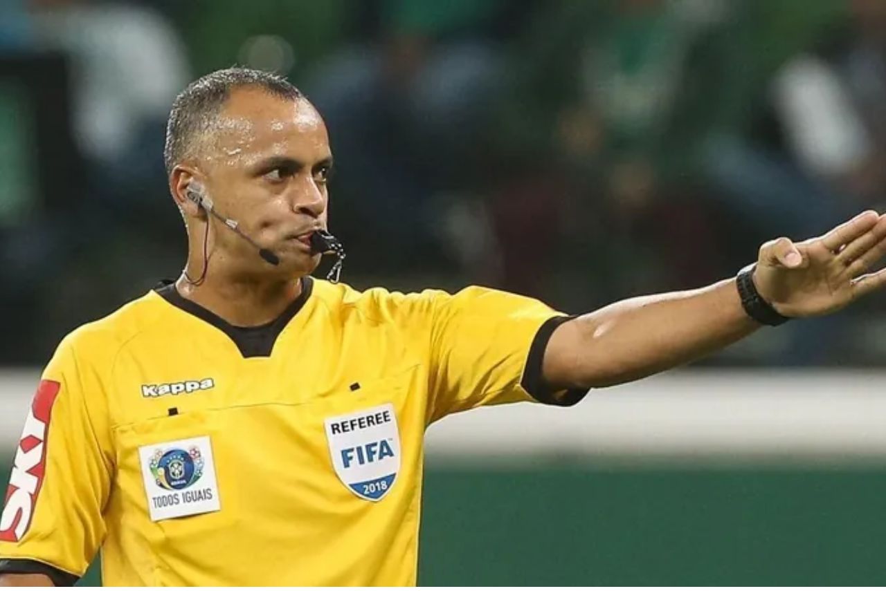 Wilton Pereira Sampaio apitou a partida entre Corinthians e Grêmio