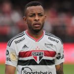 Lateral Welington deve deixar o São Paulo (Foto: Rubens Chiri/São Paulo)