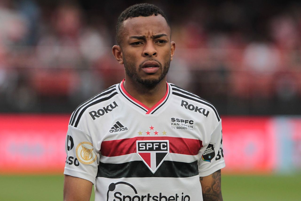 Lateral Welington deve deixar o São Paulo (Foto: Rubens Chiri/São Paulo)