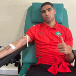 Hakimi, da seleção do Marrocos, doando sangue