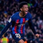 Jovem lateral Balde atuando pelo Barcelona