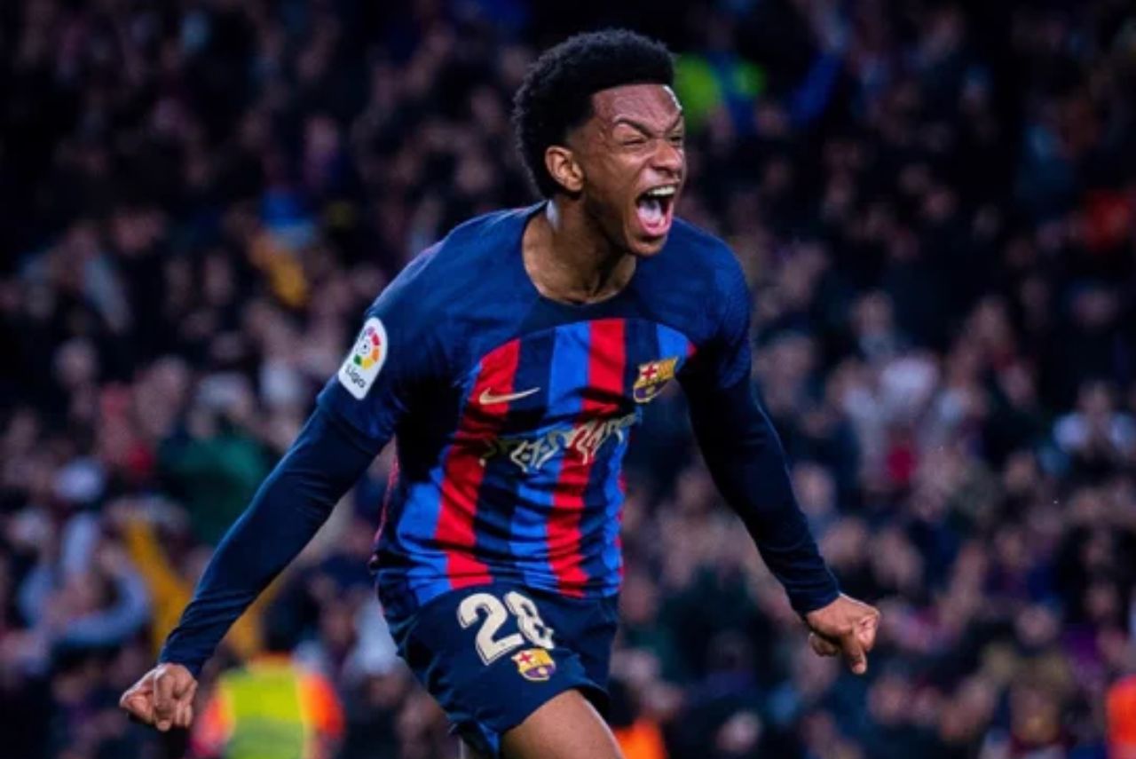 Jovem lateral Balde atuando pelo Barcelona