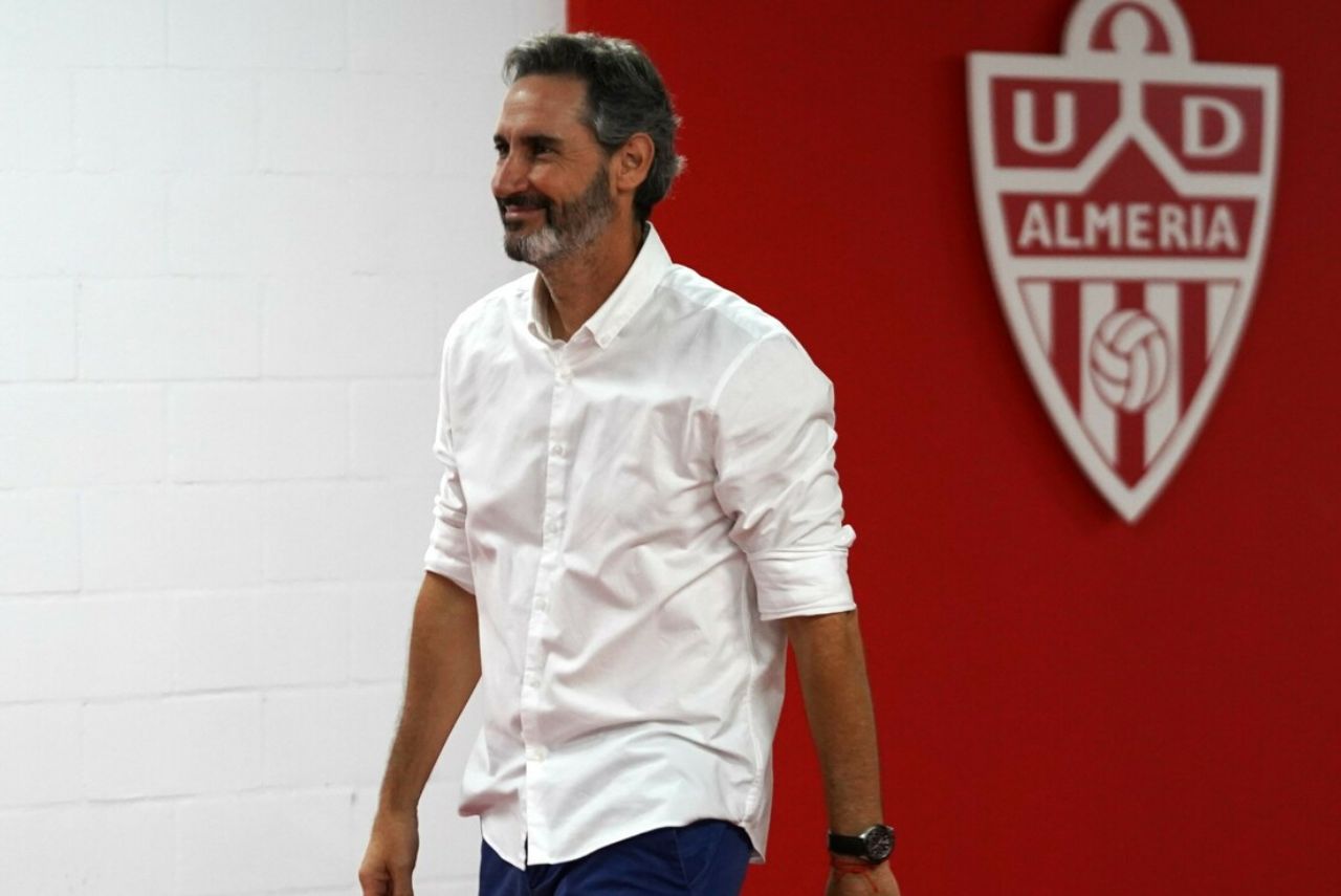 Vicente Moreno não é mais treinador do Almería (Foto: UD Almería/Divulgação)