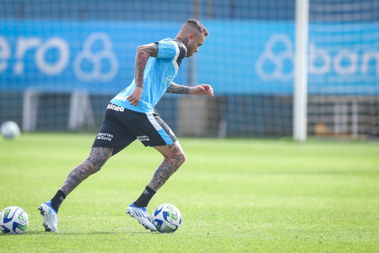 Luan em treinamento pelo Grêmio