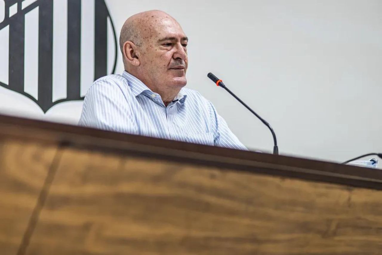 Andrés Rueda, presidente do Santos, busca novo comando para a equipe (Foto: Santos FC/Divulgação)
