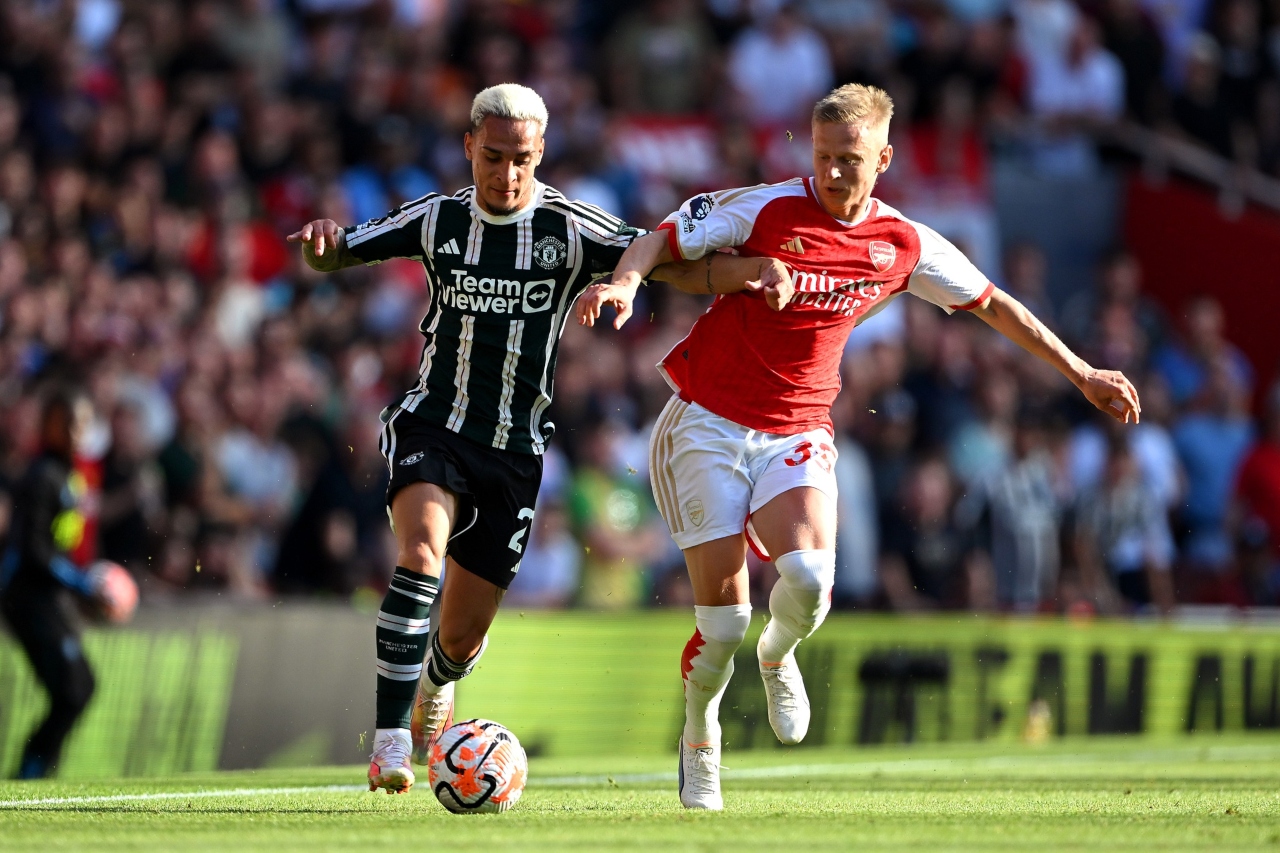 Antony em partida pelo Manchester United