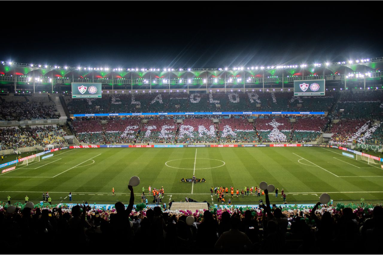 Torcida do Fluminense na partida contra o Libertad