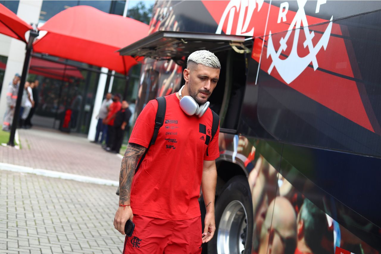 Meia do Flamengo deve atuar após período lesionado