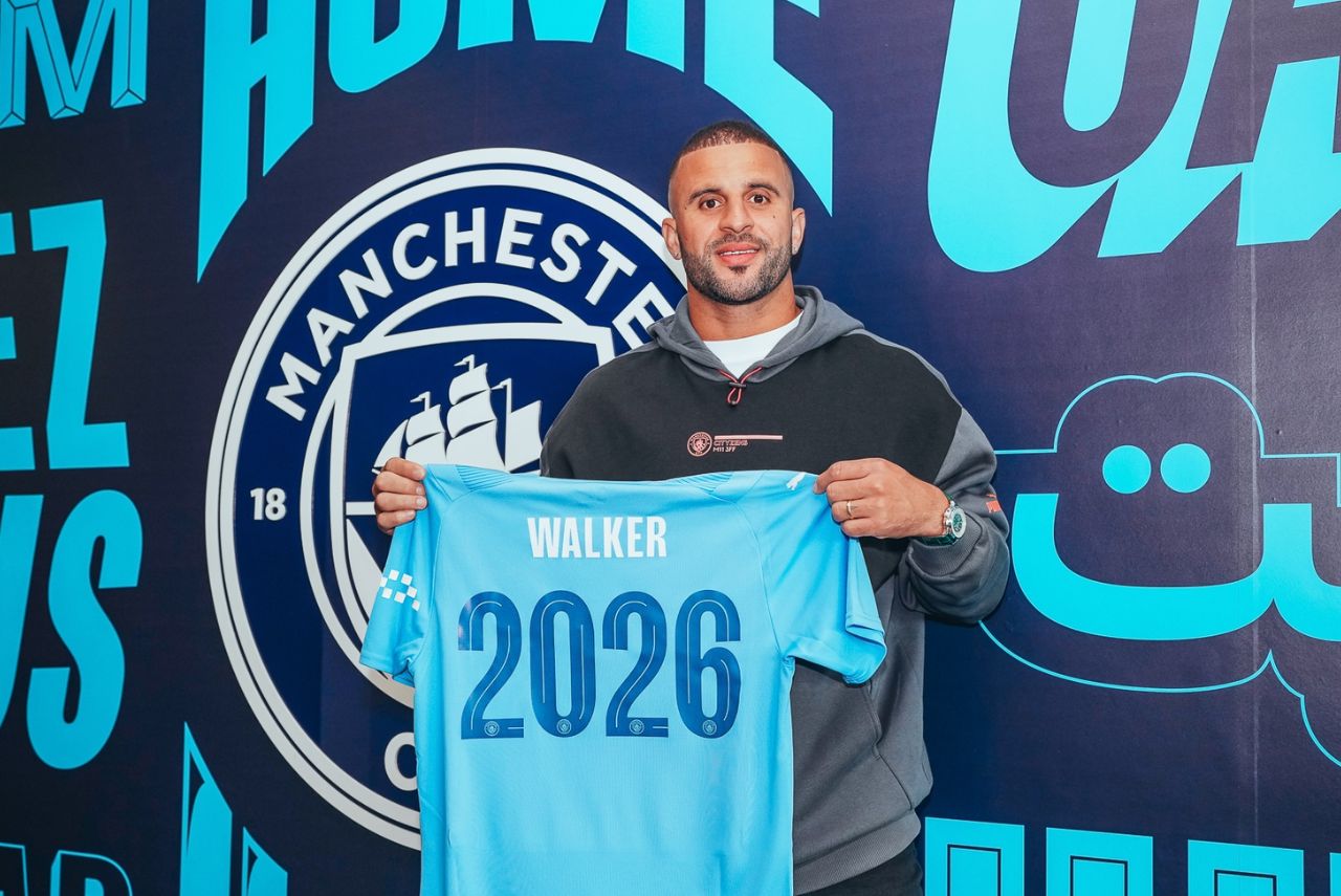 Manchester City renova com Walker até 2026