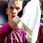 Etienne Vaessen se lesionou em partida contra o Ajax (Foto: RKC Waalwijk/Divulgação)