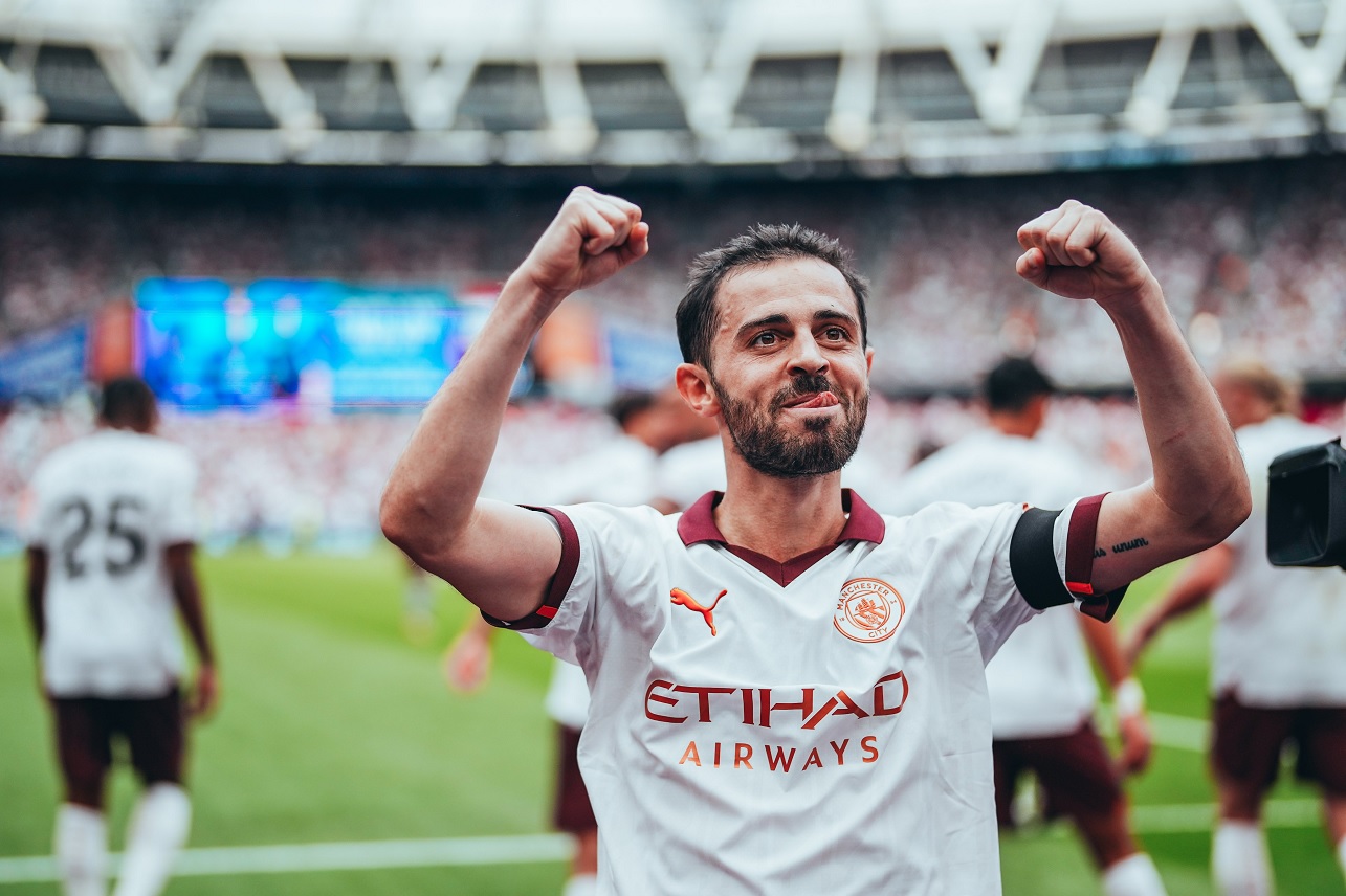 City vence West Ham (3-1) e se mantém na liderança; Brighton agrava crise do United - bernardo silva