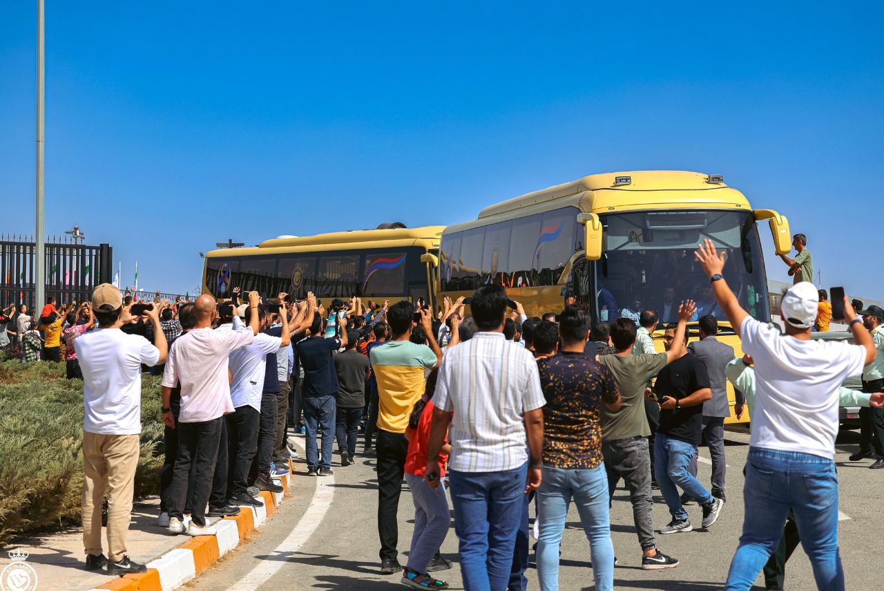 Cristiano Ronaldo e Al-Nassr são recebidos com festa no Irã