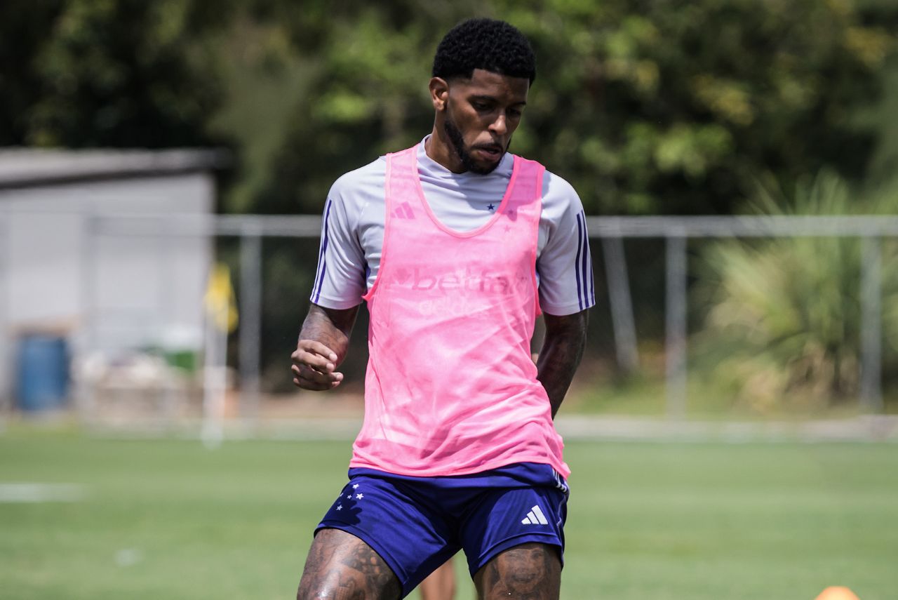 Wesley Gasolina de volta aos treinamentos no Cruzeiro