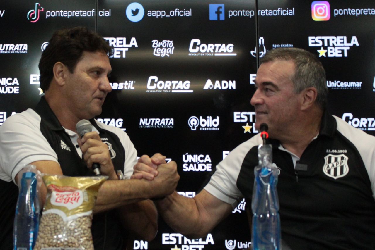 Brigatti (esq.) vai substituir Pintador (dir.) no comando da Ponte Preta (Foto: Diego Almeida/PontePress)
