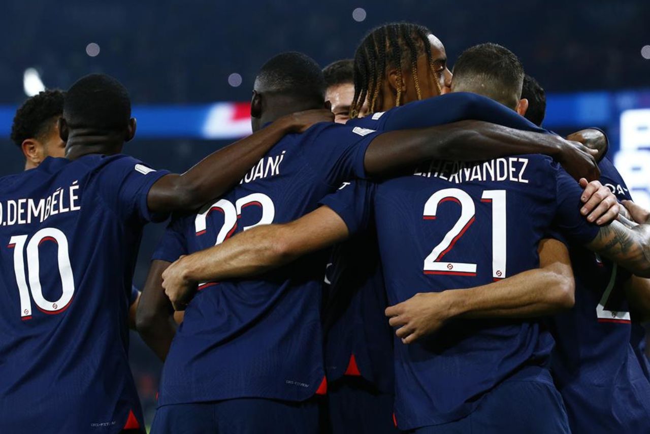 Atletas entoaram cantos discriminatórios (Foto: PSG/Divulgação)