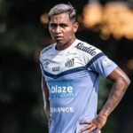 Morelos em treino do Santos