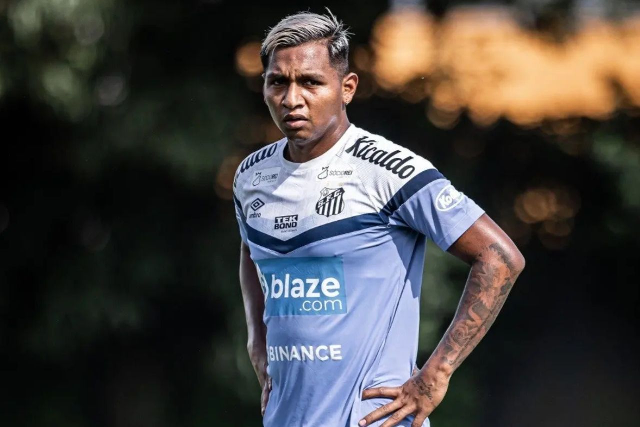 Morelos em treino do Santos