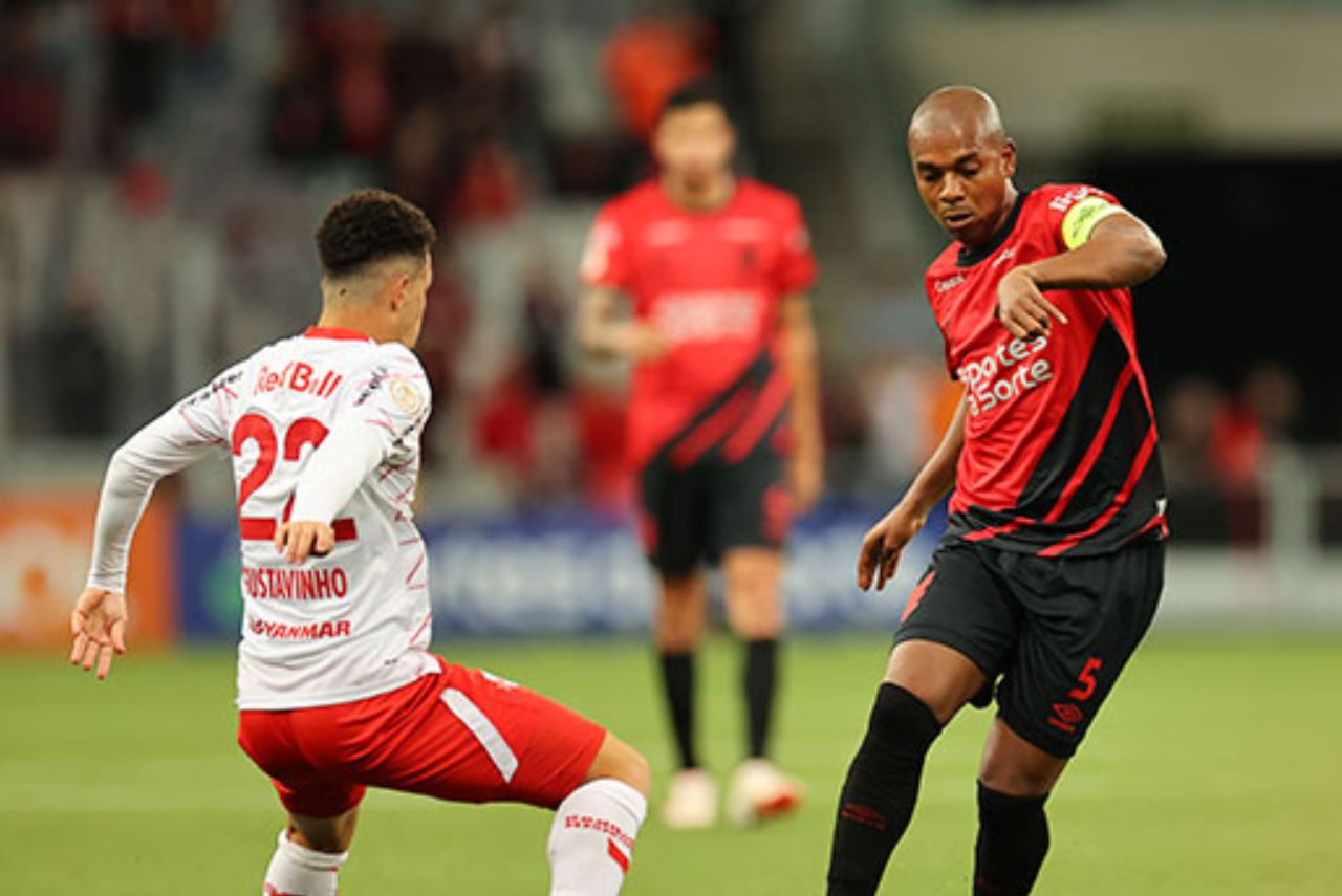 Athletico-PR empatou mais uma partida em casa