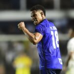 Jussa em ação pelo Cruzeiro