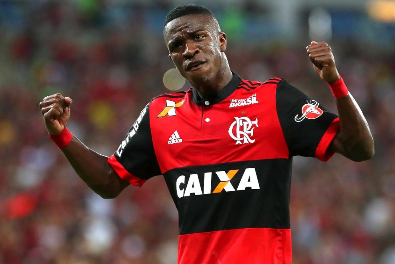 Vinícius Júnior atuando pelo Flamengo