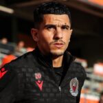 Youcef Atal foi suspenso pelo Nice após publicação sobre conflito entre Israel e Hamas Nice, França Foto: Reprodução/Nice