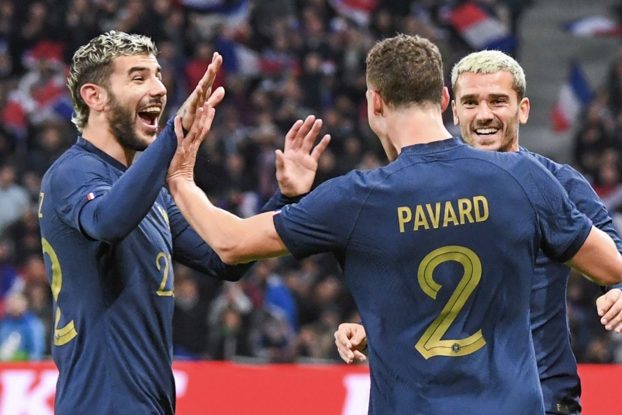 Pavard comemora gol marcado pela França